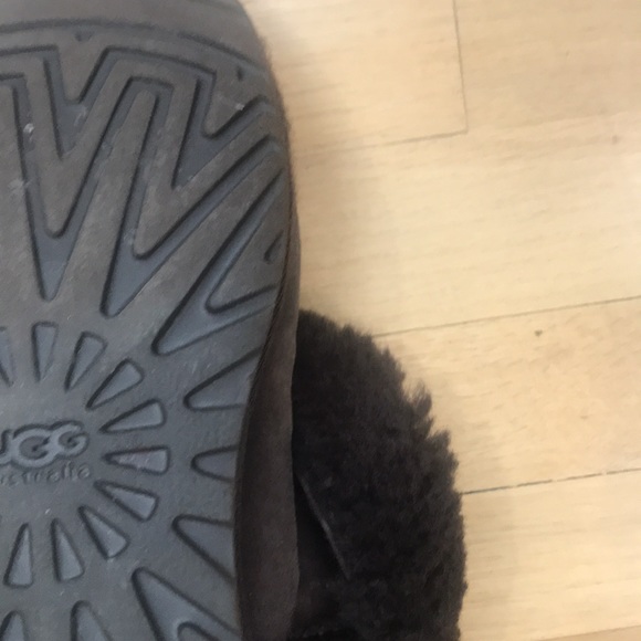 - Authentic UGGs Worn one season - Picture 4 of 7